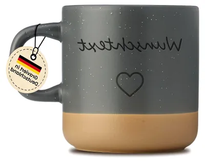 Produktbild von Kaffeebecher mit Lasergravur – Keramik Steingut Tasse, personalisierte Tasse für Kaffee, Tee – Geschenk für Lieblingsmenschen, Vatertag, Muttertag, Frauentag, beste Freundin (Grau)