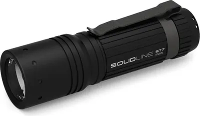 Produktbild von Solidline ST7 Taschenlampe schwarz, bis zu 360 Lumen, 180m Leuchtweite, 30 Std Laufzeit, IP54, Batterie