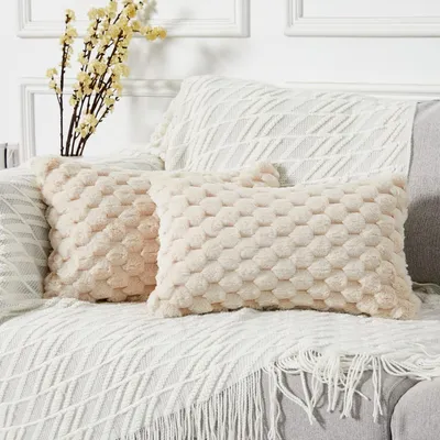 Produktbild von Set mit 2 superweichen Plüschkissenbezügen aus Kunstfell, dekorative Sofakissen, weiche Zierkissenbezüge für Sofa, Sessel, Bett, Wohnzimmer, 30 x 50 cm, beige