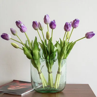 Produktbild von 15 Stück künstliche Tulpenblumen zur Dekoration von Wohnräumen