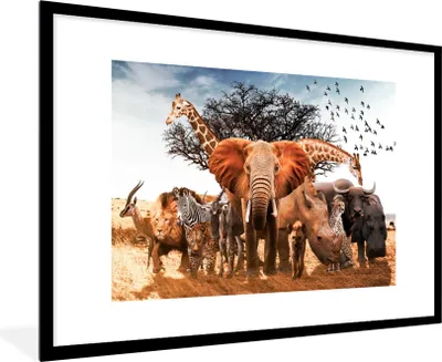 Produktbild von MuchoWow® MuchoWow® Gerahmtes Poster Tiere - Giraffe - Elefant 90x60 cm - Poster mit zchwarzem Bilderrahmen - Wanddekoration - Fotos