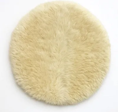 Produktbild von Echtfell Sitzauflage aus deutschem Kurzhaar Schaffell – Cremefarben, Rund 40 cm