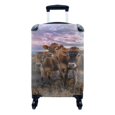Produktbild von MuchoWow® Koffer Handgepäck Trolley Rollkoffer Kleine Reisekoffer mit 4 Rollen - Kuh - Tiere - Kühe - Cabin Size < 55x40x23 cm & 55x40x20 cm - Fotokoffer - Kabinenkoffer - Boardgepäck - Reise-Box - Reisekoffer - Reisegepäck - Koffer mit Bild - Trolley für Kinder