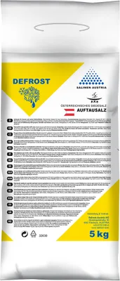 A bag of de-icing salt with product information and instructions in multiple languages.