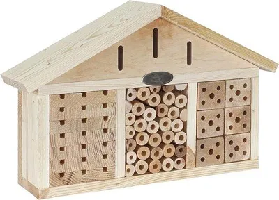 Produktbild von Insektenhotel aus Holz und Metall, Naturfarbe, ca. 39 x 26 x 9 cm