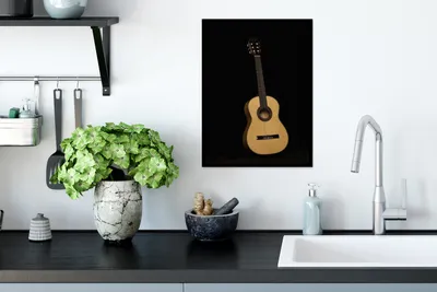 Produktbild von MuchoWow® MuchoWow® Gerahmtes Poster Vorderansicht einer akustischen Gitarre auf schwarzem Hintergrund 30x40 cm - Poster mit zchwarzem Bilderrahmen - Wanddeko - Kunstdrucke