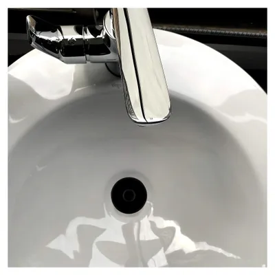 Produktbild von 2 Stück Universal-Badewannenstöpsel, Abflussstopfen aus Silikon für Badezimmer und Küchenspüle (Schwarz, Grau)