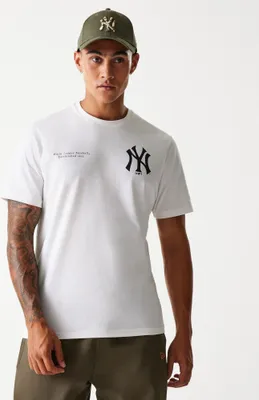 Produktbild von New Era Mlb New York Yankees Arch Graphic Regular Fit Kurzarm-t-shirt Weiß S Mann Weiß S