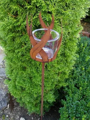 Produktbild von Edelrost Gartenstecker Windlicht Flamme mit Glas
