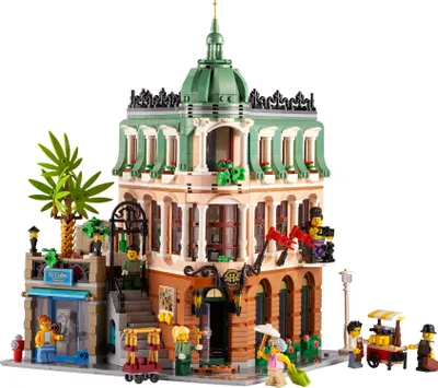 Produktbild von LEGO Icons Boutique-Hotel Gebäude mit 5 detailreichen Zimmern inkl. Galerie, Modellbausatz für Erwachsene, Modular Buildings Reihe 10297
