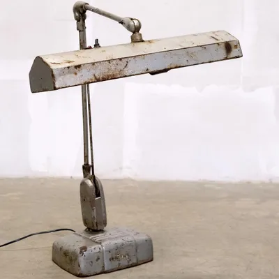 Produktbild von Industrial Tischlampe Eisen – Authentische Vintage Schreibtischlampe