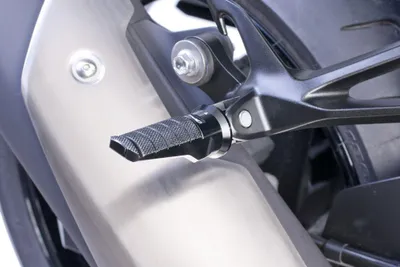 Produktbild von PUIG 6301N Racing Fußrasten  passend fuer YAMAHA T-MAX 560 TECH MAX Schwarz