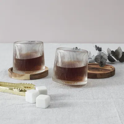 Image de Ensemble exclusif de verres à whisky - 2 verres avec dessous de verre en bois - Ensemble de whisky avec pierres à whisky - Transparent