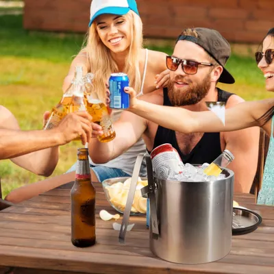 Produktbild von Isolierte Eiskübel mit Silikondeckel - ideal für Partys - 1 Stück - Edelstahl
