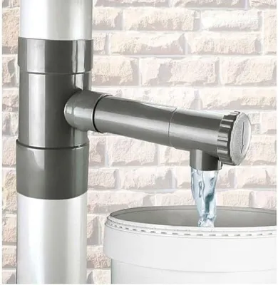 Produktbild von PolkaHome® Regenwassersammelsystem – Grauer Kunststoff-Regenrohrverbinder, 15 x 12 x 8 cm