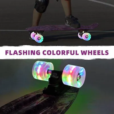 Produktbild von Unyqoos® Kompaktes buntes Skateboard für Kinder & Anfänger, 7-lagiges Ahornholz, Feder-Caster-Truck-System, leuchtende Rollen, inkl. T-Werkzeug