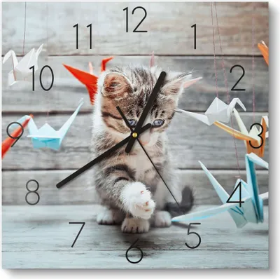 Produktbild von DEQORI Glasuhr 30x30 cm Zahlen 'Kätzchen mit Origami' Wanduhr Glas Uhr Design leise