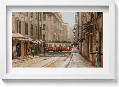 Produktbild von Blick auf Lissabon und Straßenbahn– Wandbild mit Rahmen – Gerahmtes Bild  – Wanddekoration – 30x20 cm –  Weiß Rahmen