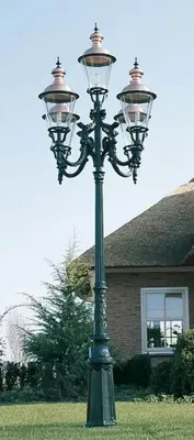 Produktbild von Casa Padrino Jugendstil Gartenlaterne Grün / Kupfer Ø 147 x H. 450 cm - Prunkvolle Aluminium Stehleuchte - Riesige Gartenleuchte - Nostalgische Garten Beleuchtung