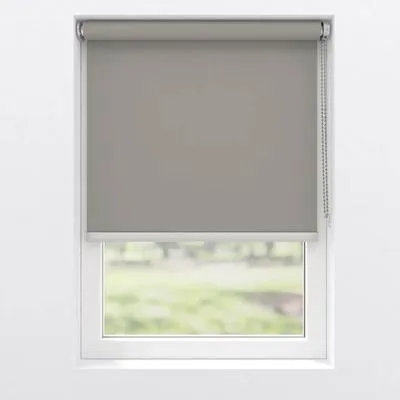 Produktbild von SOLUNA Verdunkelungsrollo colormatch V51 dunkelgrau mit farblich abgestimmter Mechanik und Rückseite 95x190 cm inkl. Kle