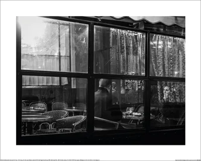 Produktbild von Howard Shooter - "France Paris Woman Smoking In Cafe" bedruckt PM13051 (40 cm x 50 cm) (Schwarz/Weiß)