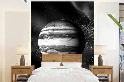 Produktbild von MuchoWow® Fototapete für Wohnzimmer oder Schlafzimmer Wandtapete Vinyl Motivtapete Jupiter im Vergleich zur Erde Illustration - schwarz-weiß - 175x240 cm - Schlafzimmertapete