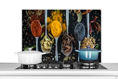 Obrázek produktu pro KitchenYeah® Odstřikovač do kuchyně - Odstřikovač do kuchyně - Ochrana stěny sporáku a dřezu - Kořenky - Lžička - Černá - Kuchyňská linka 80x55 - Alu-Dibond (alternativa ke skleněnému odstřikovači) - Tepelně odolný - Her
