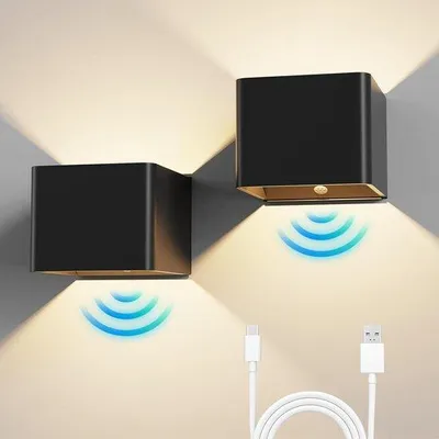 Image de Lampe d'escalier LED 5 W noire - détecteur de mouvement et adaptateur pour prise - chargeur USB - pour escaliers - lumière chaude - sans fil - lot de 2