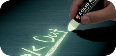 Produktbild von Sakura Industriemarker "Solid Marker Glow in the Dark" nachtleuchtend