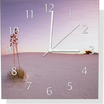 Produktbild von Wallario Design Wanduhr Kleine Oase in der Wüste aus Aluverbund, Größe 30 x 30 cm