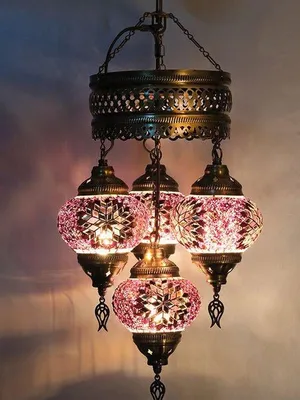 Image de Lampe turque orientale avec 4 boules mosaïques colorées roses pour un éclairage d'ambiance