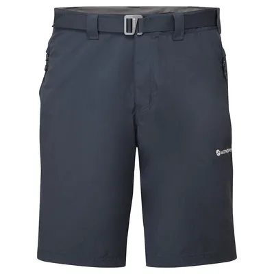 Dunkelgraue Terra Shorts von Montane mit Gürtelschlaufen und seitlichen Taschen.