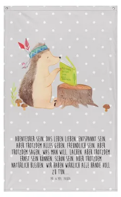 Produktbild von Mr. & Mrs. Panda Wandbild Igel Federschmuck - Grau Pastell - Geschenk, Wandtuch, Wandteppich, Indianer, Tiere, Camping, Stoff, Tapestry, Gobelin, Abenteuer, Lagerfeuer