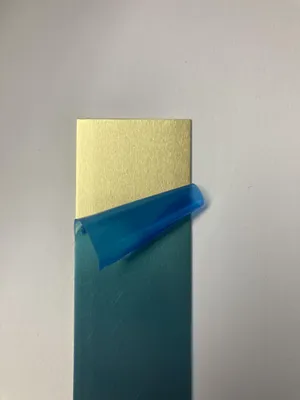 Zdjęcie produktu dla Samoprzylepna taśma dekoracyjna imitująca stal nierdzewną, wymiary: 2500 x 40 x 0,5 mm