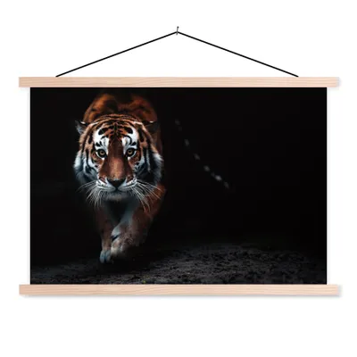 Produktbild von MuchoWow® Textilposter Tiere - Tiger - Schwarz - Wild - Porträt 60x40 cm mit holzfarbenen Rahmen - Bilder