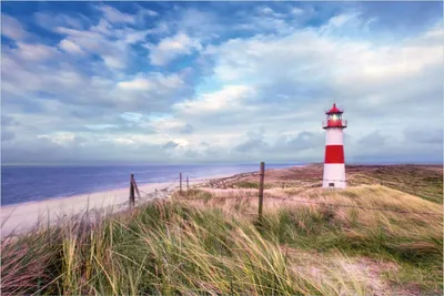 Produktbild von Wallario Poster - Leuchtturm am Strand von Sylt, Kunstdruck Größe: 100 x 150 cm