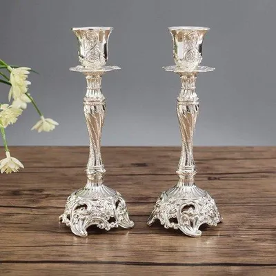 Produktbild von Famanu Kerzenhalter Set aus 2 - Versilbertes Metall - Elegante Kerzenständer - Für Shabbat-Taperkerzen