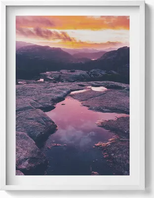 Produktbild von Berglandschaft bei Sonnenuntergang– Wandbild mit Rahmen – Gerahmtes Bild  – Wanddekoration – 60x80 cm –  Weiß Rahmen