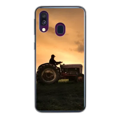 Produktbild von MuchoWow® Handyhülle Schutzhülle Hülle für Samsung Galaxy A40 Traktor - Landwirt - Nebel Silikon Softcase Handy Hülle - Handy-Tasche