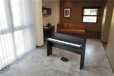 Produktbild von Korg LP-180, 13 W, 1365 mm, 274 mm, 781 mm, 23,3 kg, Schwarz