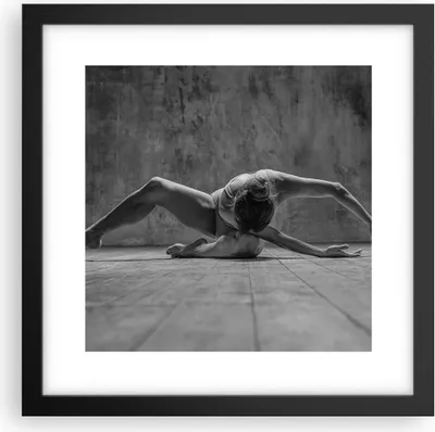 Produktbild von Gerahmtes Poster - Schwarzer Rahmen - Tanz Schwarzweiß Frau - 30x30 cm - Wand Bild - Wanddeko - Wandbilder - Kunstposter - Wandposter - Bilderrahmen - Bilder - Kunstdruck - Wandbild - P2BAC30x30-4352