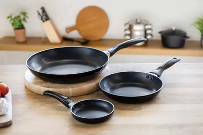 Obrázek produktu pro Sada hliníkových pánví KitchenCraft (12 / 20 / 28 cm)