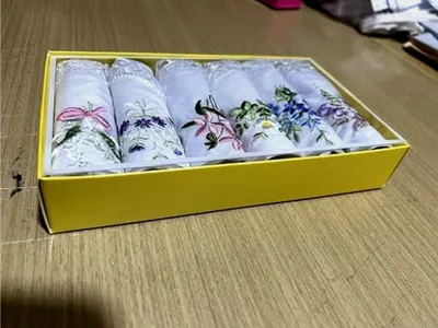 Produktbild von Taschentücher für Damen, bestickt, aus 100 % Baumwolle