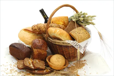Produktbild von Wallario selbstklebendes Poster - Brot und Brötchen im eleganten Korb - mit Wein und Getreide, Größe: 61 x 91,50 cm