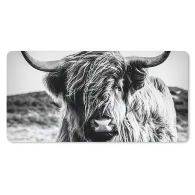 Produktbild von MuchoWow® Schreibtischunterlage Schottischer Highlander - Natur - Kuh - Schwarz - Weiß 80x40 cm - XXL Mauspad - Gaming Mauspad
