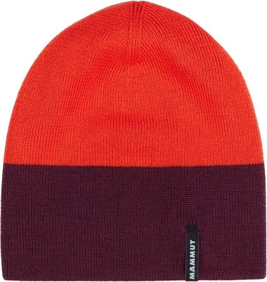 Zweifarbige Mütze in Rot und Dunkelrot mit Mammut-Logo auf einem schwarzen Etikett