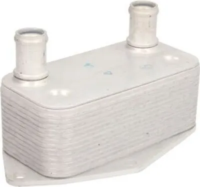 Produktbild von THERMOTEC D4C008TT Ölkühler Motoröl für FORD Fiesta Mk6 Schrägheck (JA8, JR8) Fiesta Mk5 Schrägheck (JH1, JD1, JH3, JD3) Focus II Schrägheck