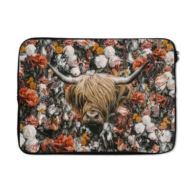 Produktbild von MuchoWow® Laptop Hülle 13 Zoll Schottischer Highlander - Blumen - Schwarz - Weiß Laptoptasche - Laptophülle - Sleeve - Rundumschutz