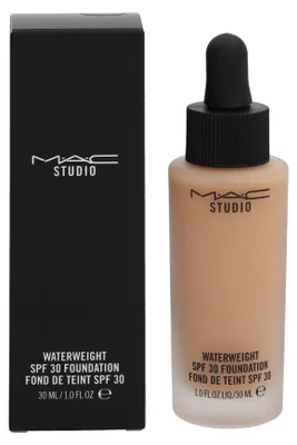 Produktbild von MAC Studio Waterweight Foundation SPF30