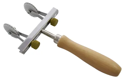 Produktbild von Edelstahl-Küchenmesser mit Holzgriff
